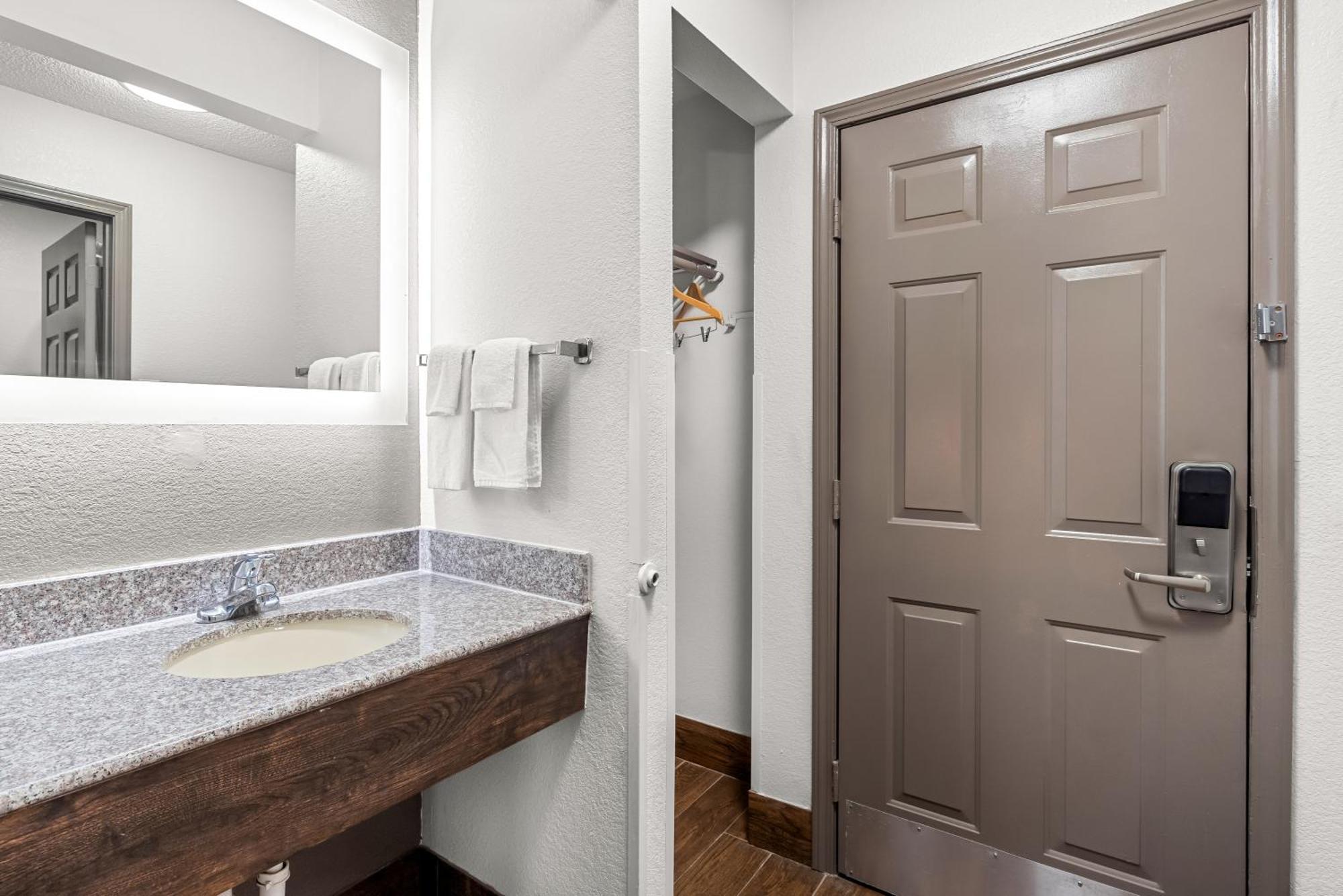 Quality Inn Cornelia Zewnętrze zdjęcie
